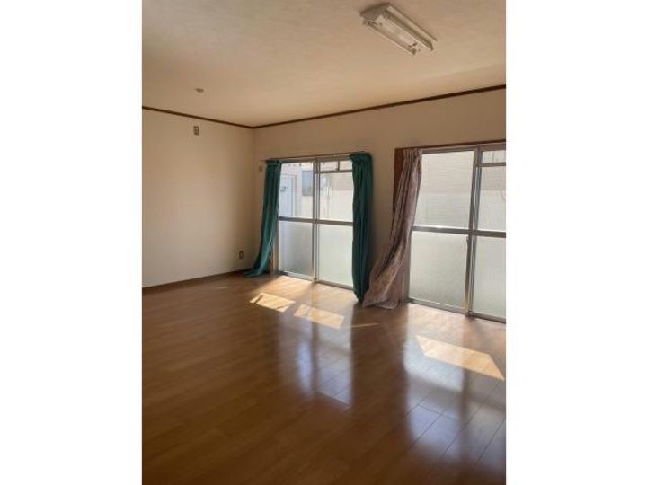 第2コーポ新聖の居間