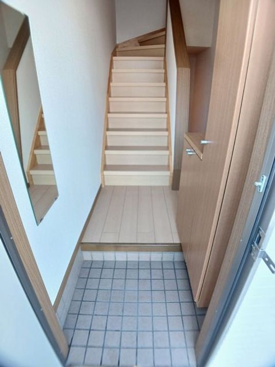 大阪府阪南市下出(アパート)の賃貸物件の玄関