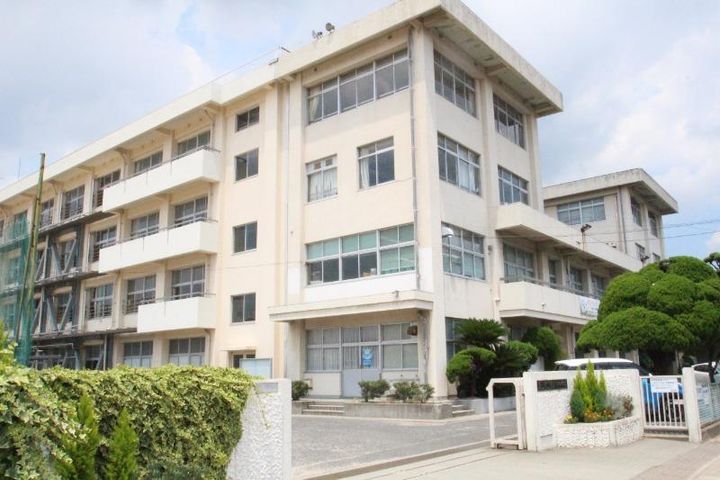 スクエアパレスの周辺