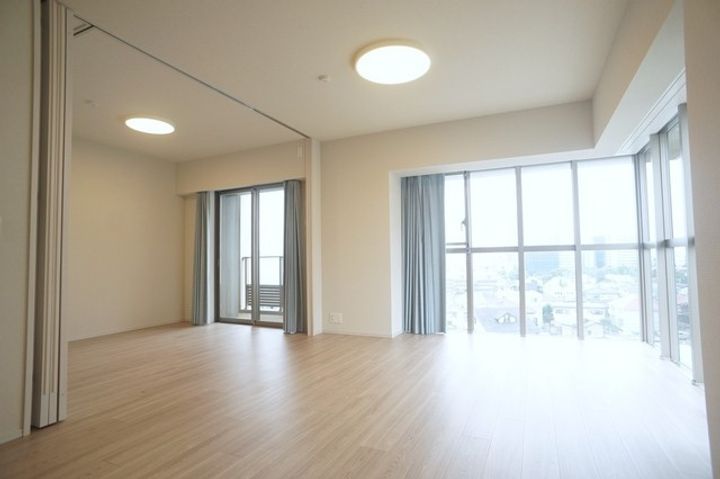プレミスト湘南辻堂フォレストフェイスの居間
