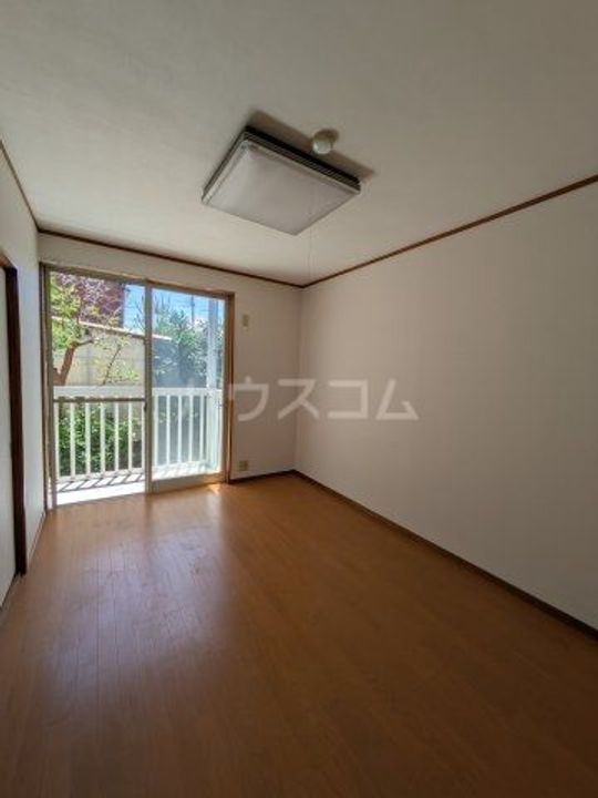 西沖ハイツIIの居間