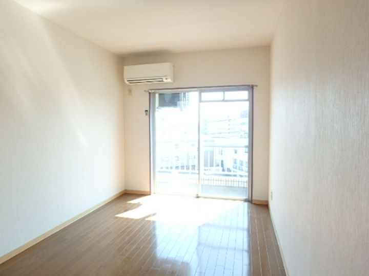 ネクストジェイ水戸の居間