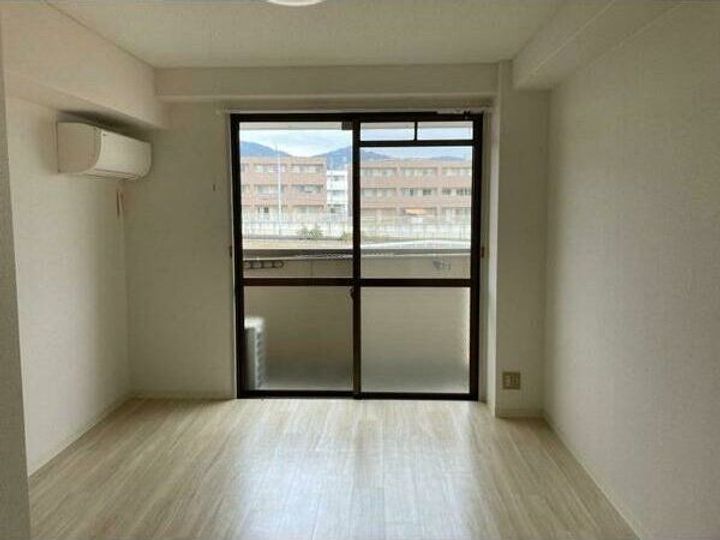 ルーミングハウス梶の居間