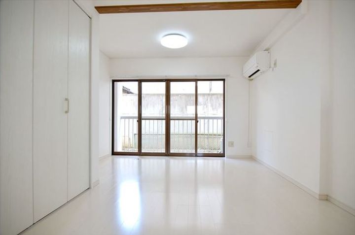 学生第一コーポの居間