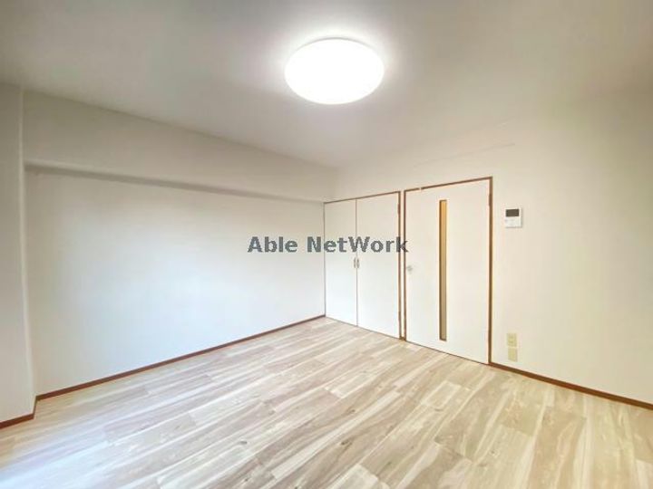 藤友ビルの居間