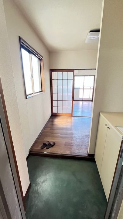 織田ビルの玄関