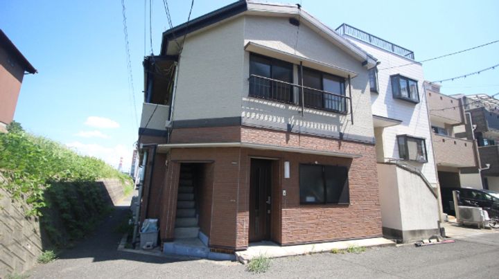 アベニュー中宮の外観