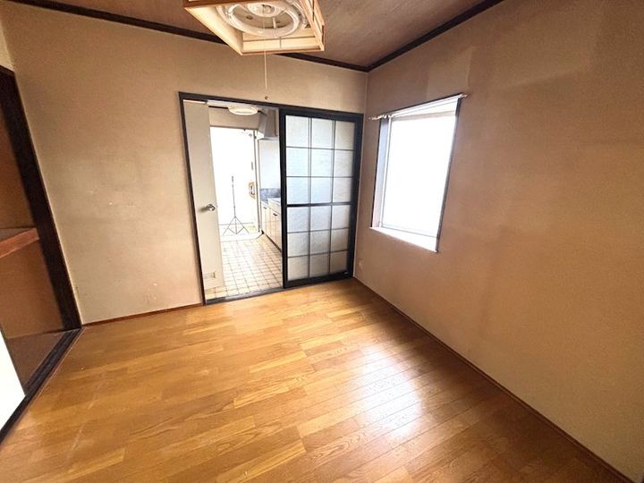 ホワイトハイツの居間
