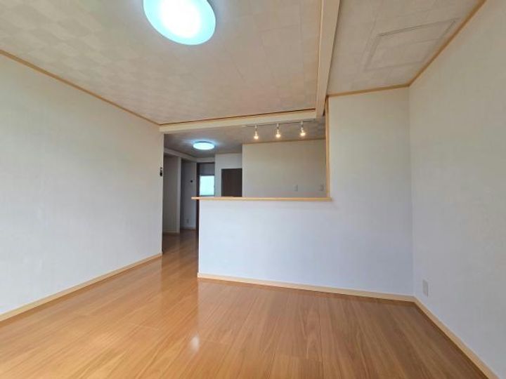 北海マンションの居間