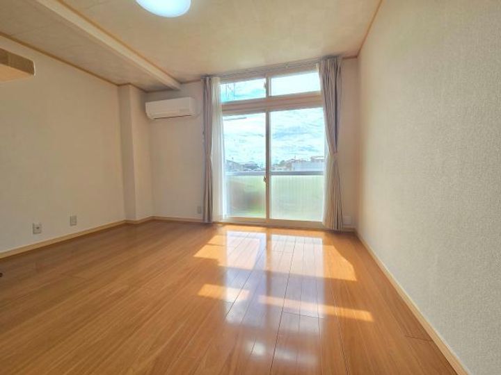北海マンションの居間