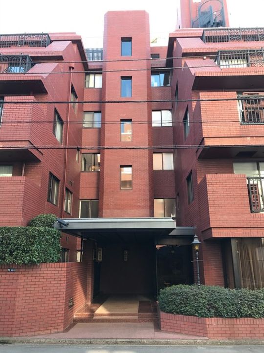 ドムス青山の外観