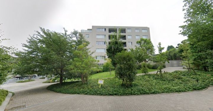 アマンE.S.K.青山の周辺