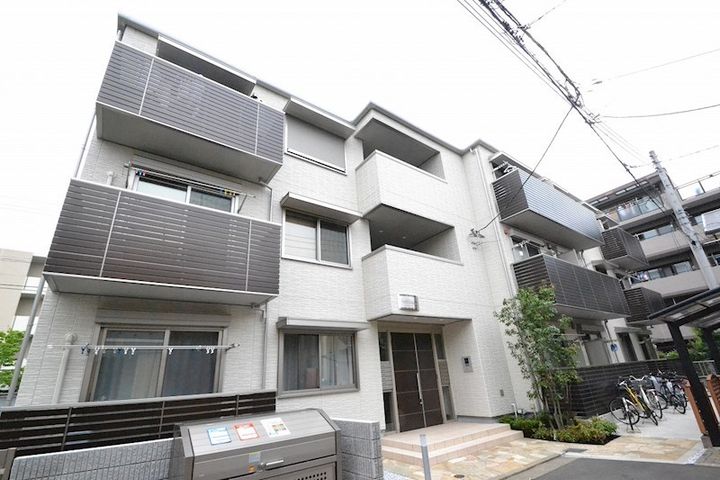エスペランサ新城の外観