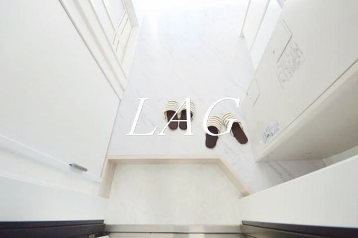 フレシール笹塚B棟の玄関