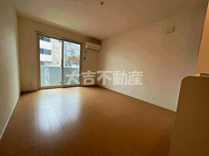 グランド ソレイユの居間