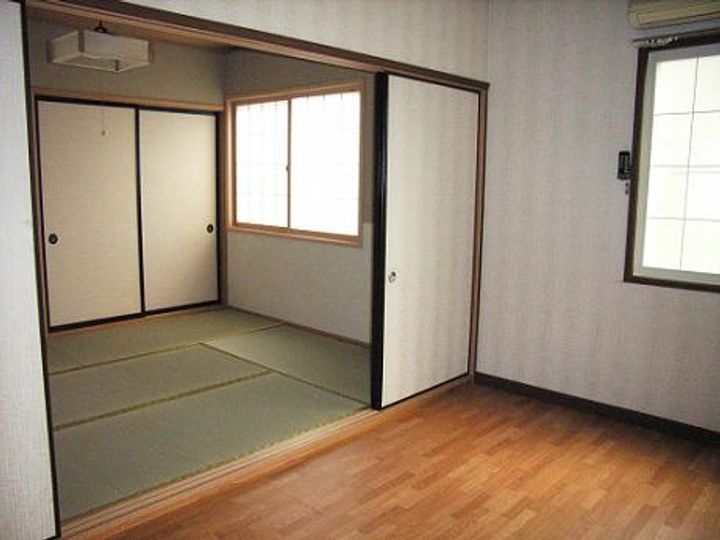 メゾンカザルスの居間