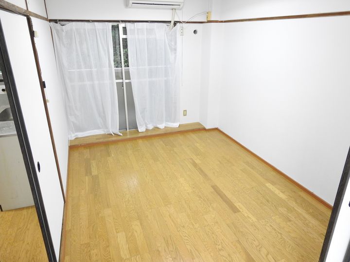 長崎県長崎市小浦町(マンション)の賃貸物件の居間