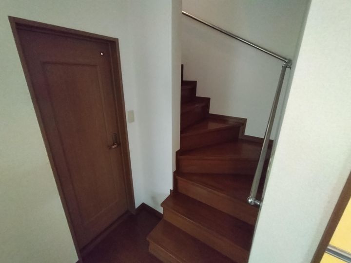 ヒーロー夏見パートIIの内装