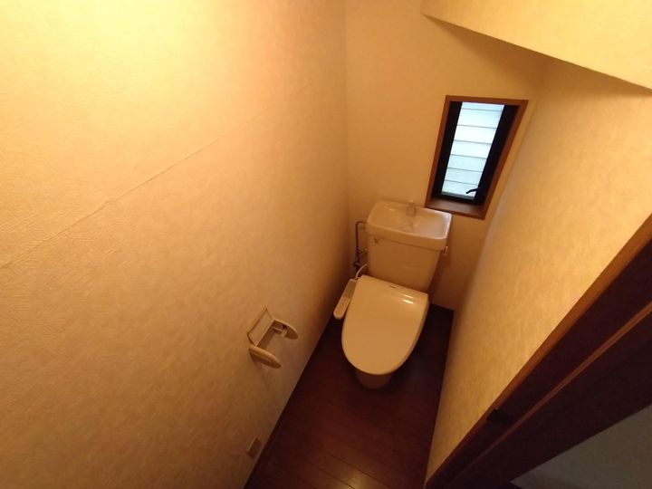 ヒーロー夏見パートIIの内装