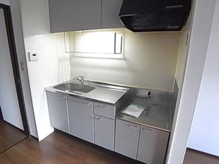 新栄プロパティー古市のキッチン