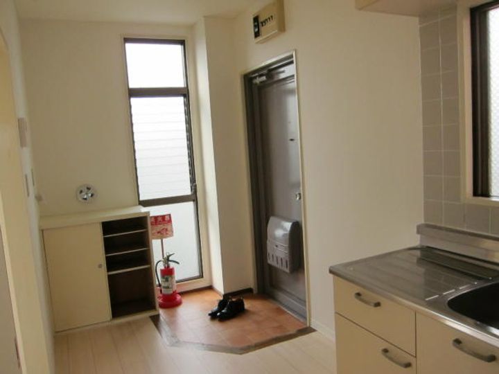 吉田ビルの玄関