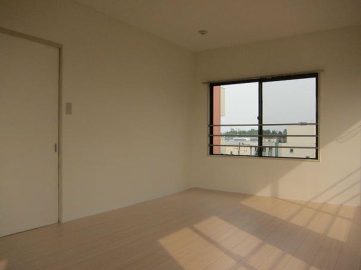 吉田ビルの居間