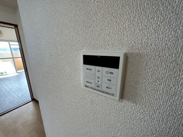 イータウン応神の内装