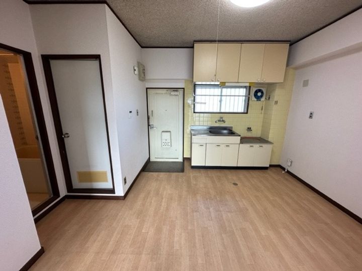 イータウン応神の居間