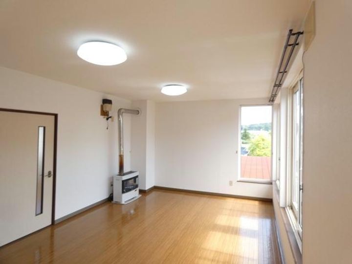 拓穂ハイツ(若葉4 45)の居間