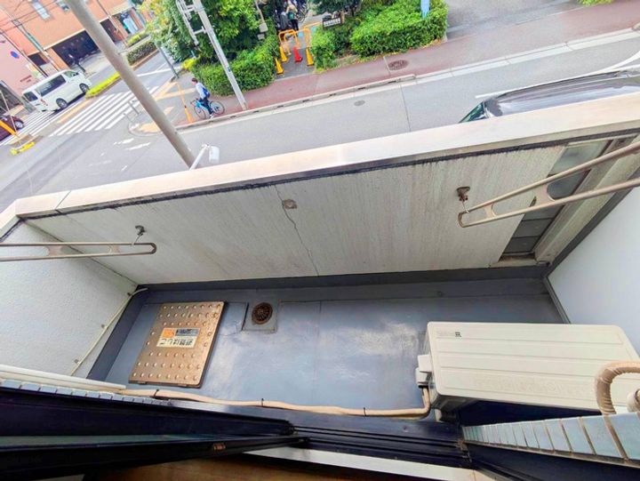 アースカーサの居間