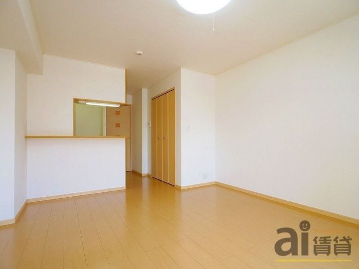 ラッフィナートBの居間