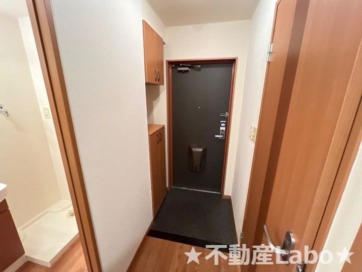 徳島県板野郡北島町高房字東中道(アパート)の賃貸物件の玄関