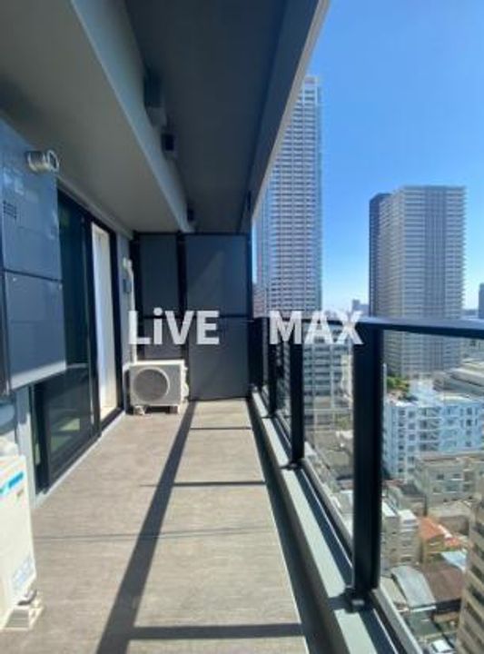 MID TOWER GLANDの内装