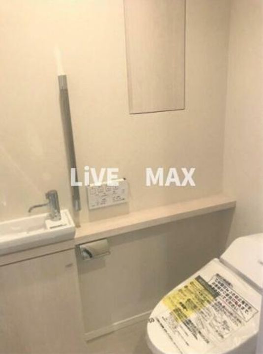 MID TOWER GLANDの内装