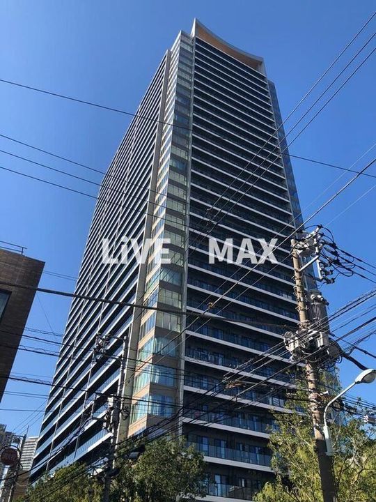 MID TOWER GLANDの外観