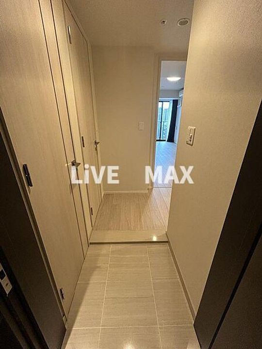 MID TOWER GLANDの玄関