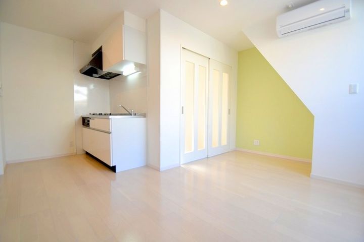 GRANDTIC 赤月の居間