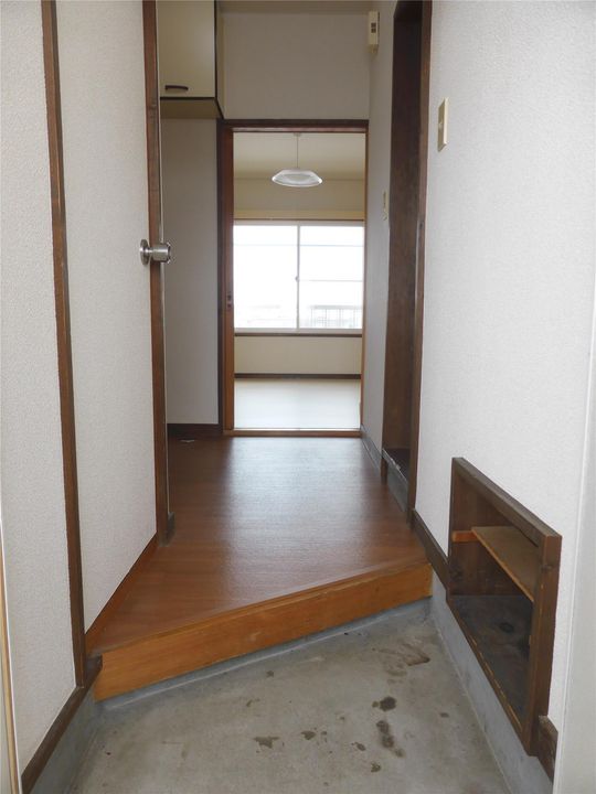 ハイツイーハトーブIの玄関