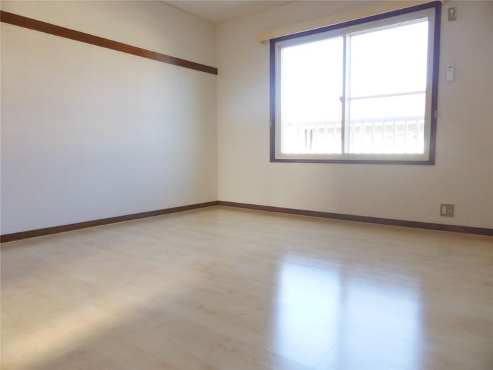 ハイツイーハトーブIの居間