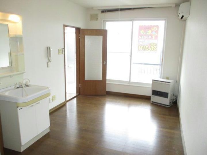 エステートE4.8の居間