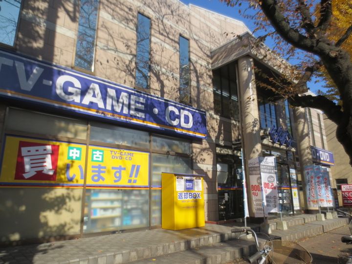 エクランの周辺