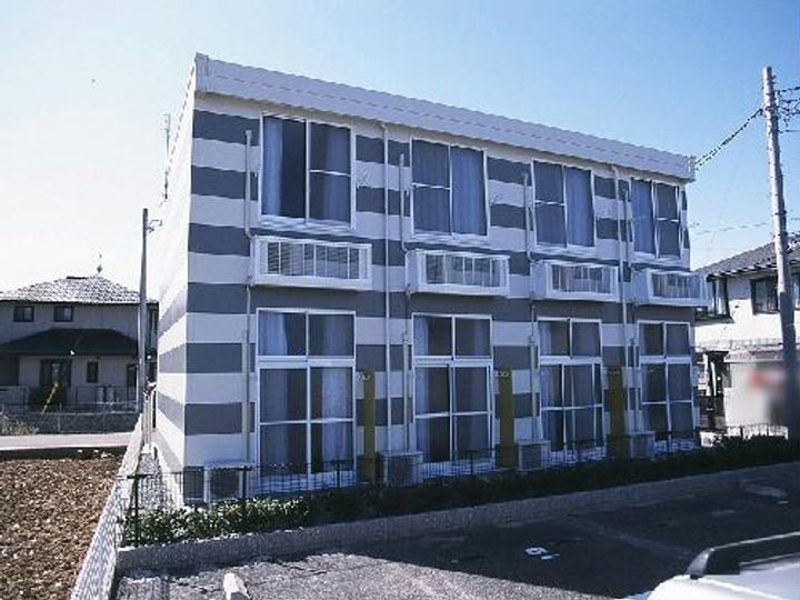 レオパレスルミエールIIの外観