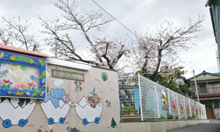 カーサルミエールの周辺