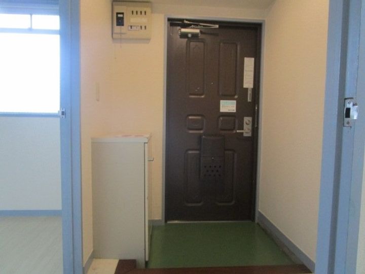 静岡県浜松市中央区植松町(マンション)の賃貸物件の玄関