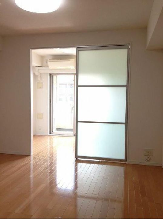 ニューシティアパートメンツ戸越の居間