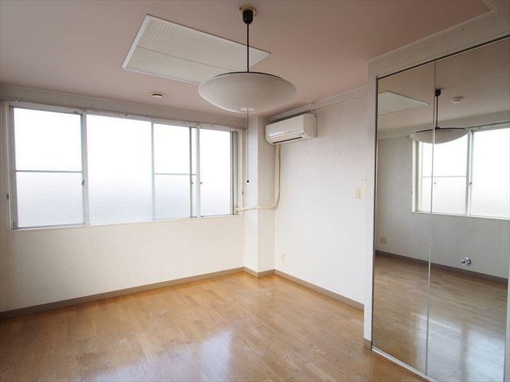 ベルシャンブルの居間