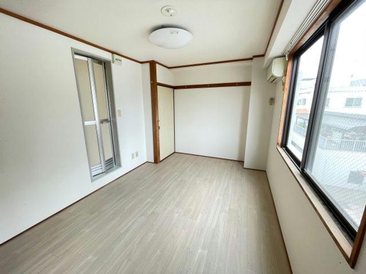 山口県岩国市元町4(アパート)の賃貸物件の居間