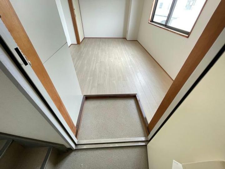 山口県岩国市元町4(アパート)の賃貸物件の玄関