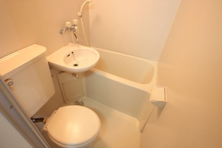 アストラムシンカワの内装