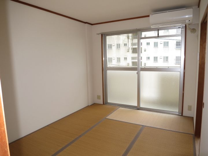 エルヴィラージュIIの居間